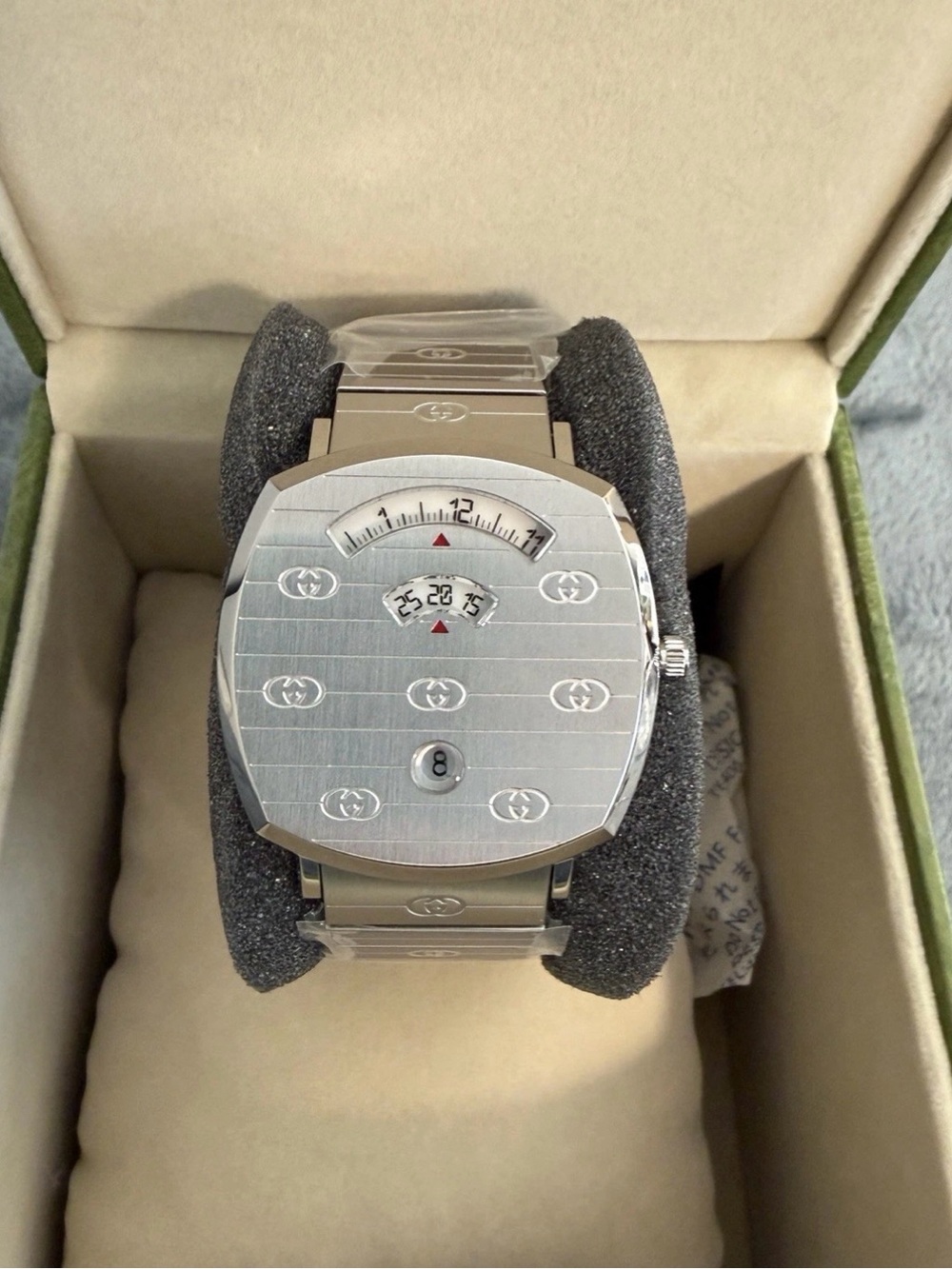 Brand New Gucci Grip Watch Silver Stainless Steel Quartz 38mm